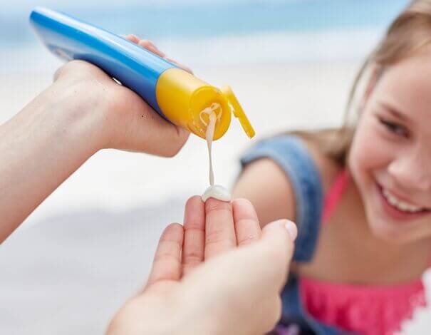 enfant crème solaire